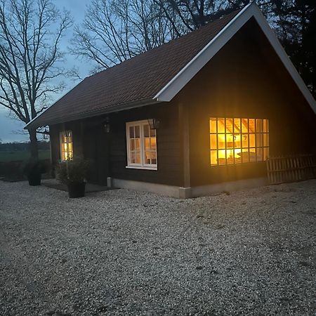 The Barn Hotel Emst Bagian luar foto