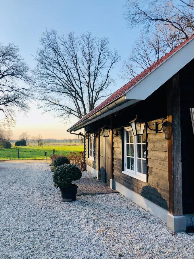 The Barn Hotel Emst Bagian luar foto
