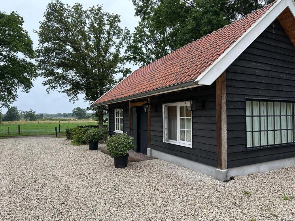 The Barn Hotel Emst Bagian luar foto