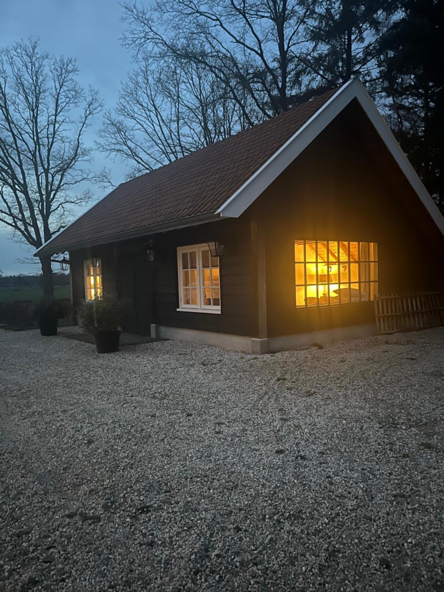 The Barn Hotel Emst Bagian luar foto