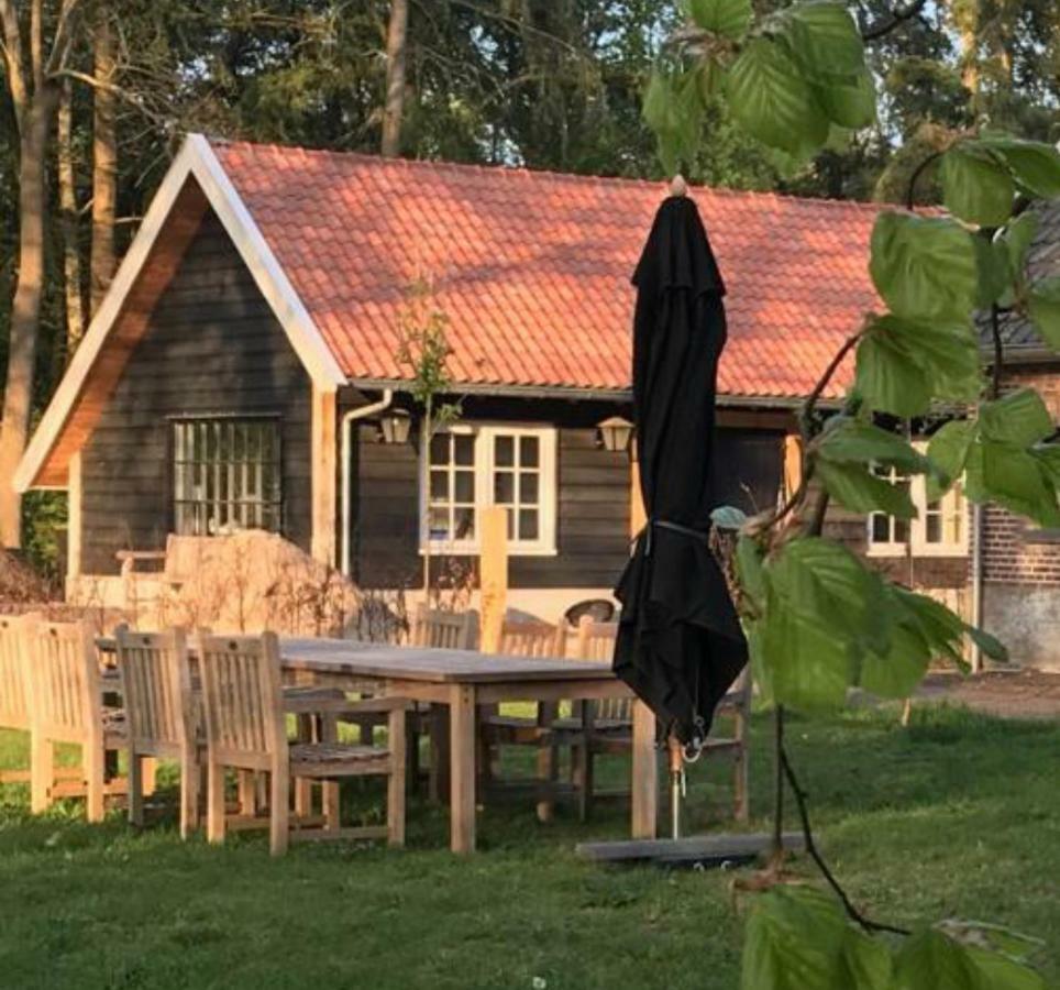 The Barn Hotel Emst Bagian luar foto