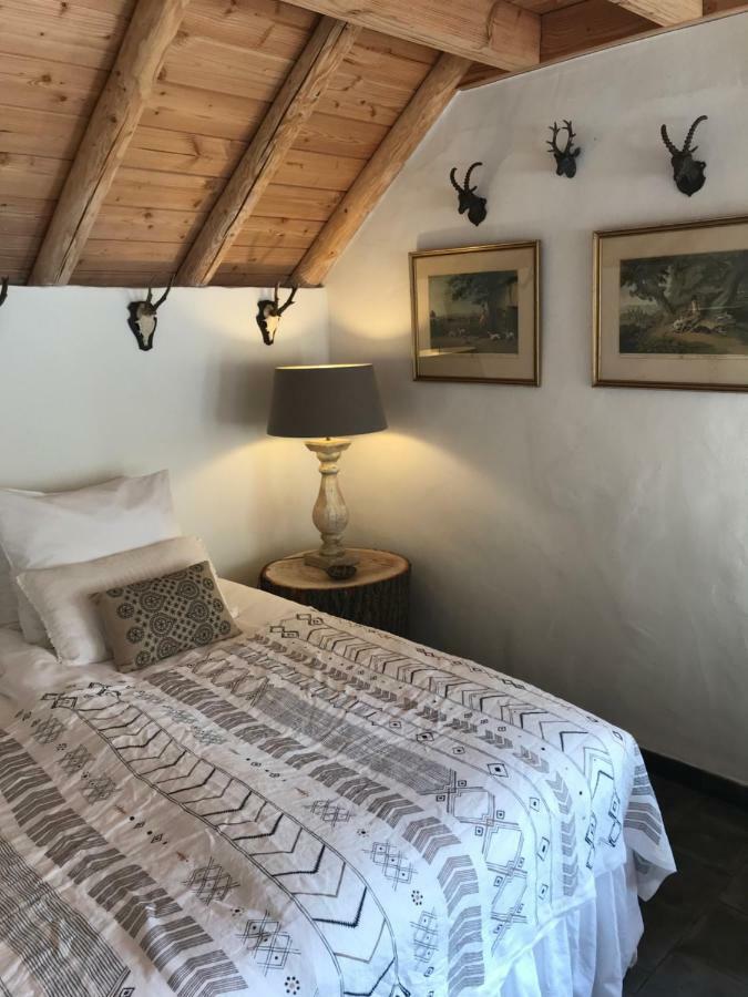 The Barn Hotel Emst Bagian luar foto